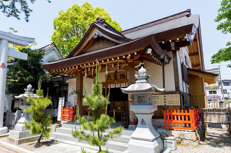 御霊を祭る、葬儀・年祭　瑞霊殿　外観